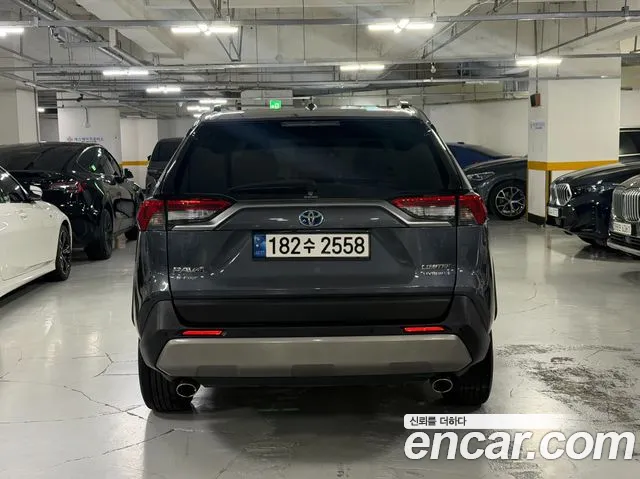 Toyota RAV4 — Фото автомобиля 5