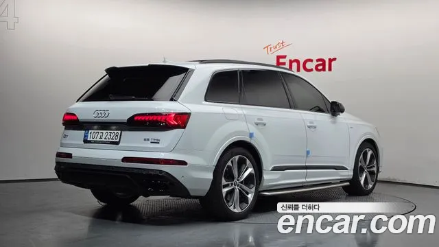 Audi Q7 55 TFSI quattro Premium — Фото автомобиля 2