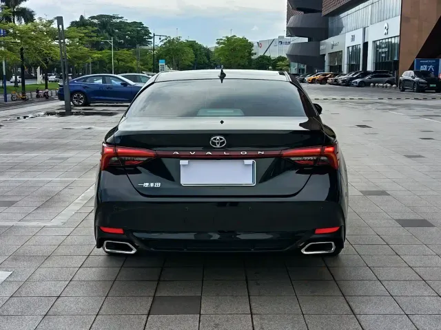 Toyota Avalon — Фото автомобиля 3