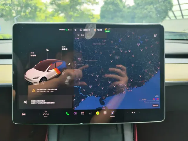 Tesla Model Y — Фото автомобиля 7