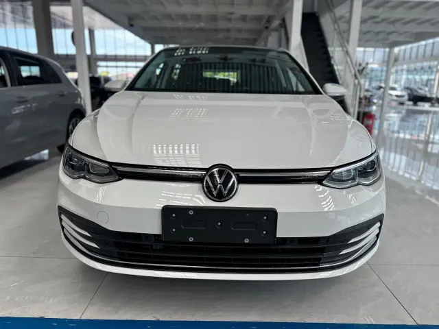 Volkswagen Golf — Фото автомобиля 2