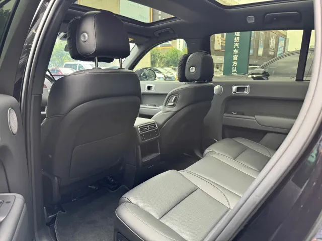 Li Auto L7 — Фото автомобиля 6