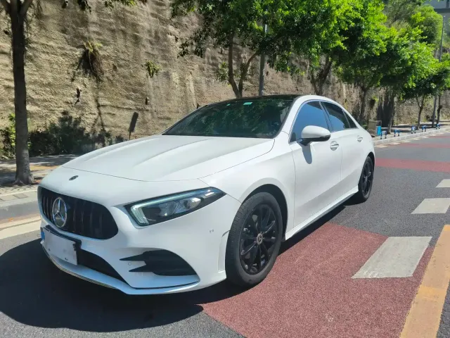 Фотография автомобиля — Mercedes-Benz A-Class