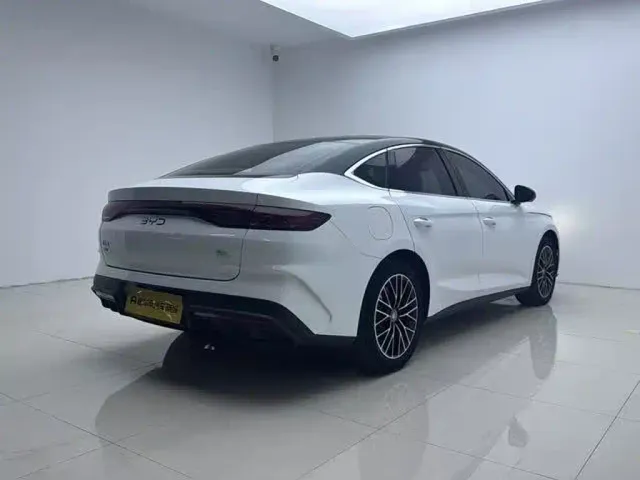 BYD Qin L — Фото автомобиля 9
