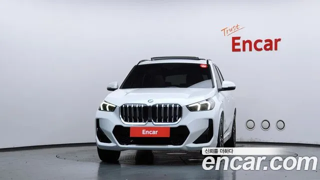 Фотография автомобиля — BMW X1