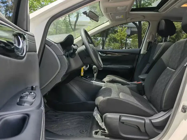 Nissan Tiida — Фото автомобиля 5
