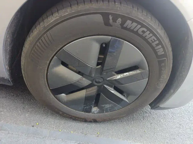 Li Auto MEGA — Фото автомобиля 24
