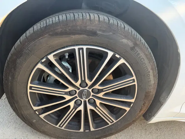 Geely Xingrui — Фото автомобиля 5