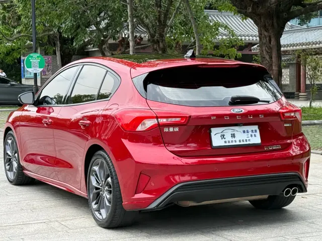 Ford Focus — Фото автомобиля 14