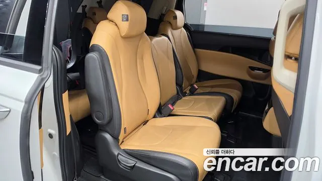 Kia Carnival Generation 4 — Фото автомобиля 17