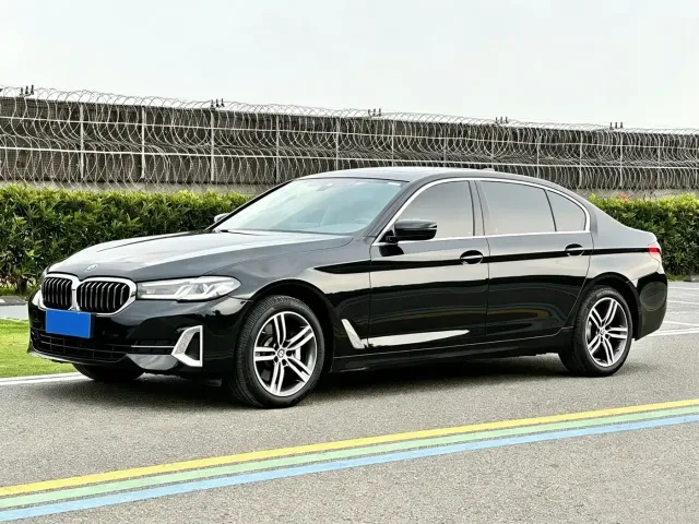 Фотография автомобиля — BMW 5 Series