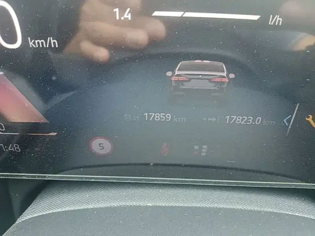 BMW 5 Series — Фото автомобиля 16