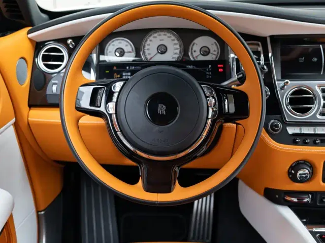 Rolls-Royce Wraith — Фото автомобиля 12