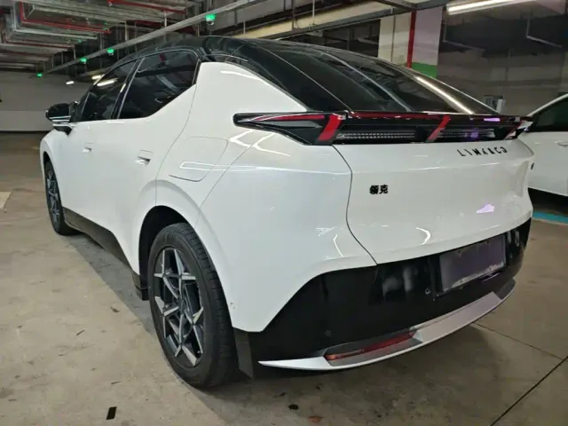 Lynk & Co Z20 — Фото автомобиля 19