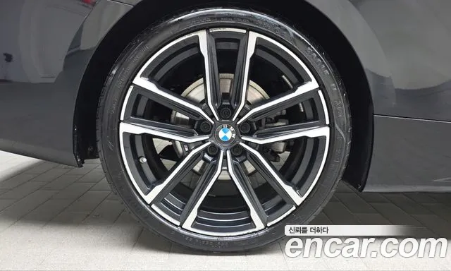 BMW 4 Series G22 — Фото автомобиля 5