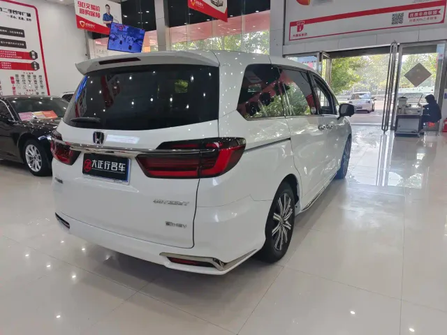Honda Odyssey — Фото автомобиля 6