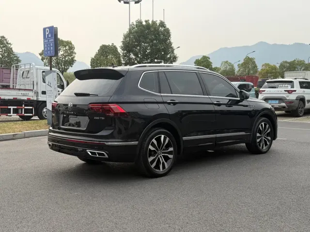 Volkswagen Tiguan L — Фото автомобиля 4