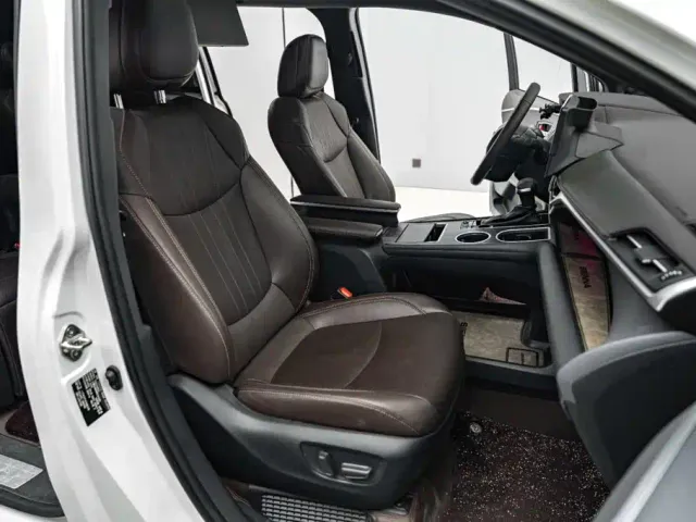 Toyota Granvia — Фото автомобиля 22