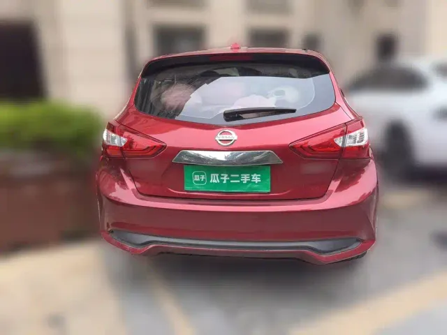 Nissan Tiida — Фото автомобиля 3