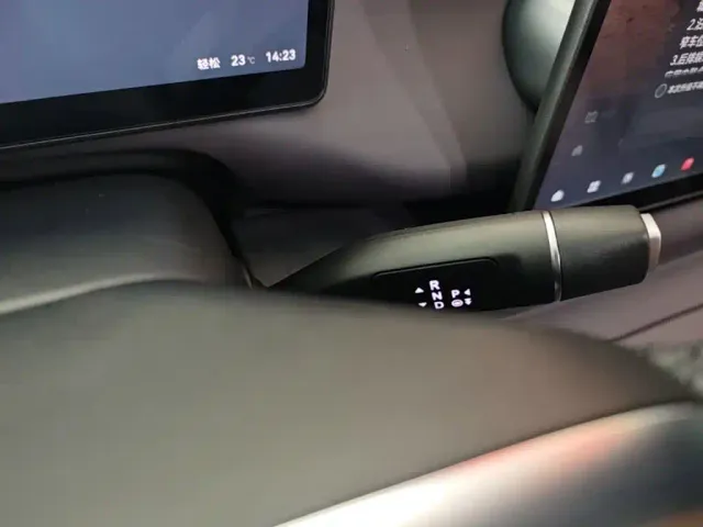 Leapmotor C10 — Фото автомобиля 13