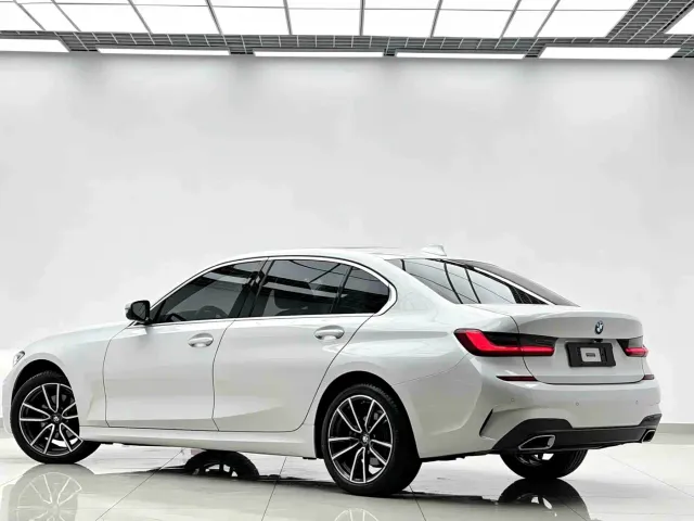 BMW 3 Series — Фото автомобиля 3