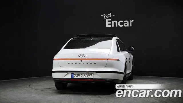 Hyundai Grandeur — Фото автомобиля 3