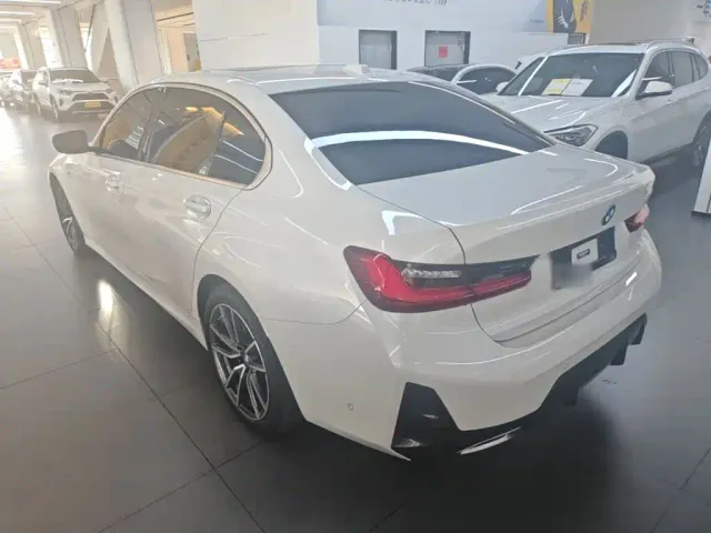 BMW 3 Series — Фото автомобиля 4