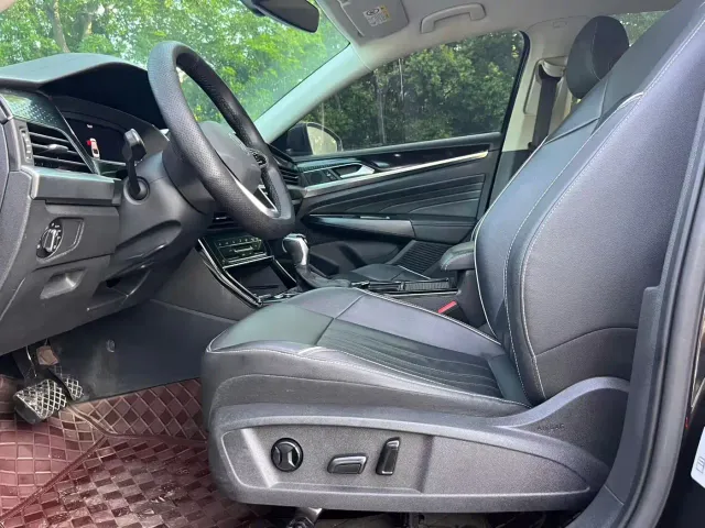Volkswagen Passat — Фото автомобиля 4