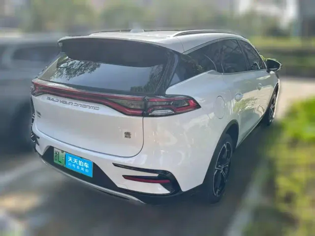 BYD Tang — Фото автомобиля 2