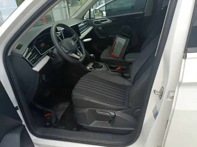 Volkswagen Tiguan L — Фото автомобиля 14