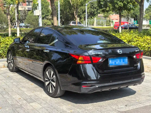 Nissan Teana — Фото автомобиля 9