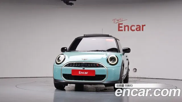 MINI Cooper 4th Gen — Фото автомобиля 3