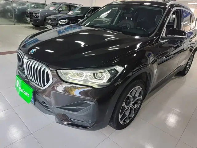 Фотография автомобиля — BMW X1