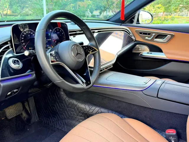 Mercedes-Benz E-Class — Фото автомобиля 6