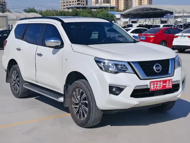 Nissan Terra — Фото автомобиля 3