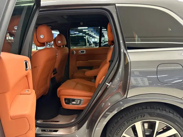 Li Auto L8 — Фото автомобиля 5