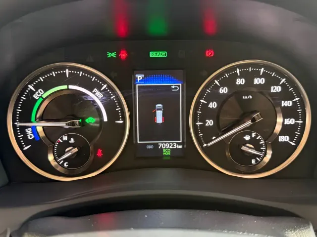 Toyota Vellfire — Фото автомобиля 10