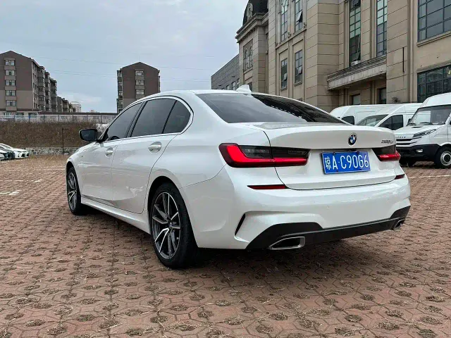BMW 3 Series — Фото автомобиля 6