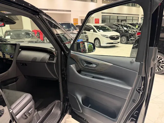 Toyota Vellfire — Фото автомобиля 10