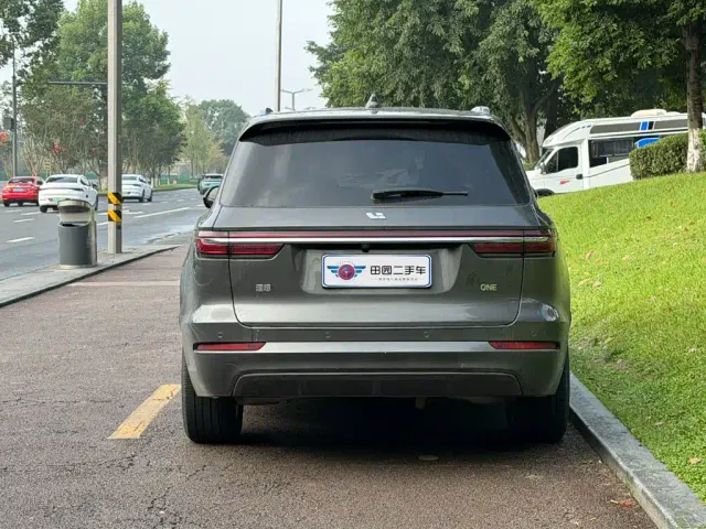 Li Auto ONE — Фото автомобиля 5