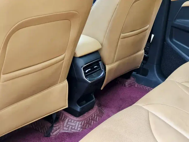 Roewe RX5 — Фото автомобиля 9