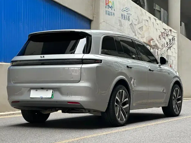 Li Auto L8 — Фото автомобиля 5