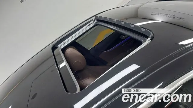 Mercedes-Benz E-Class — Фото автомобиля 12