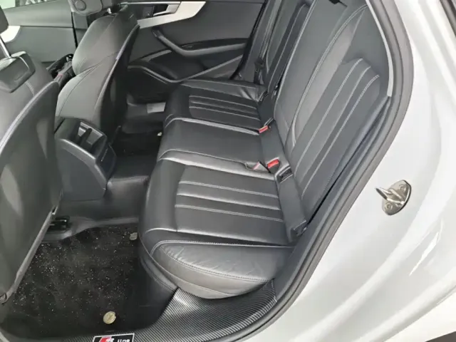 Audi A4L — Фото автомобиля 16