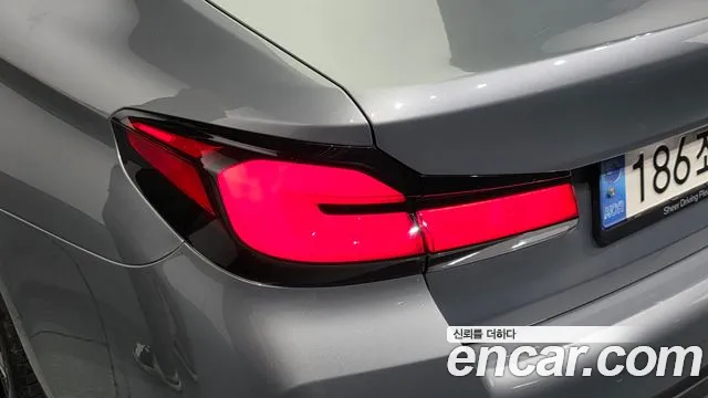 BMW 5-Series — Фото автомобиля 19