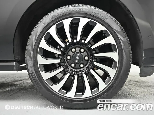 Lincoln Navigator — Фото автомобиля 5