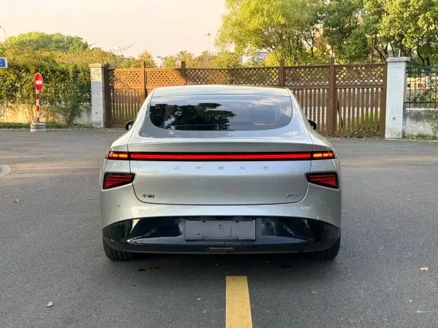 Xpeng P7 — Фото автомобиля 5
