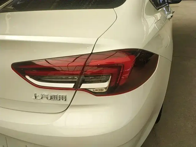 Buick Regal — Фото автомобиля 7