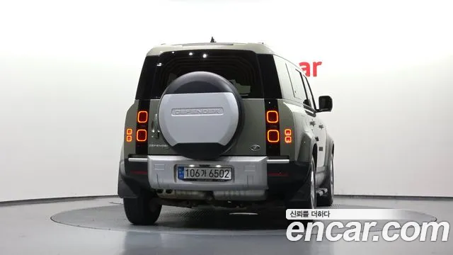 Land Rover Defender — Фото автомобиля 4