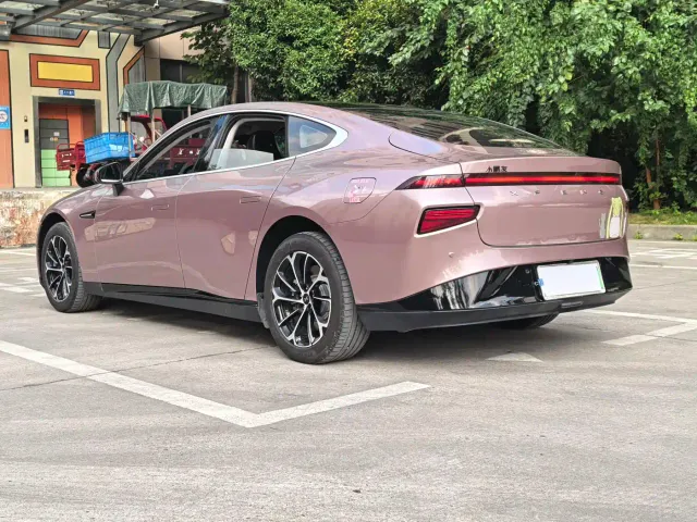 Xpeng P7 — Фото автомобиля 17